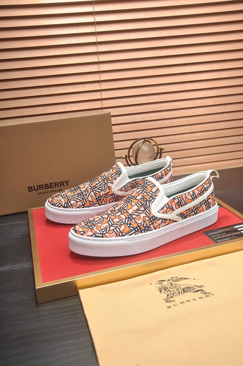 Men's shoes 💰400💶【Burberry】Classic low-top sneakers｜Imported cowhide with classic plaid fabric｜Sheepskin lining｜Original outsole｜Fine workmanship and comfortable to wear Size: 38-44 (customized at 45)